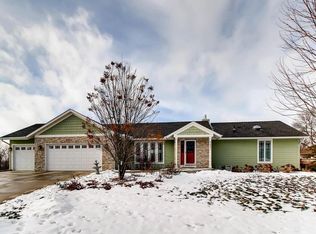 9221 Chesshire Ln N, Maple Grove, MN 55369