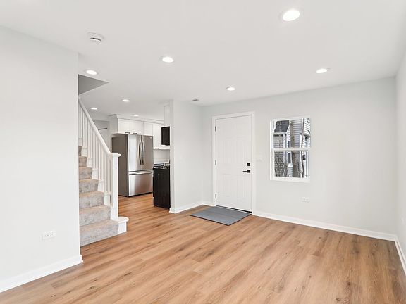 3rd image of 403 Fairlawn Dr