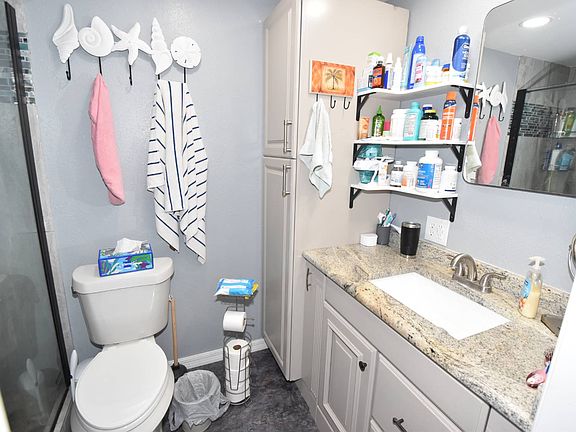 5th image of 407 Papaya Ln