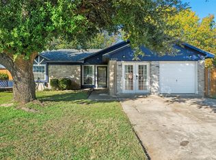 1133 Park Center Ct, Saginaw, TX 76179