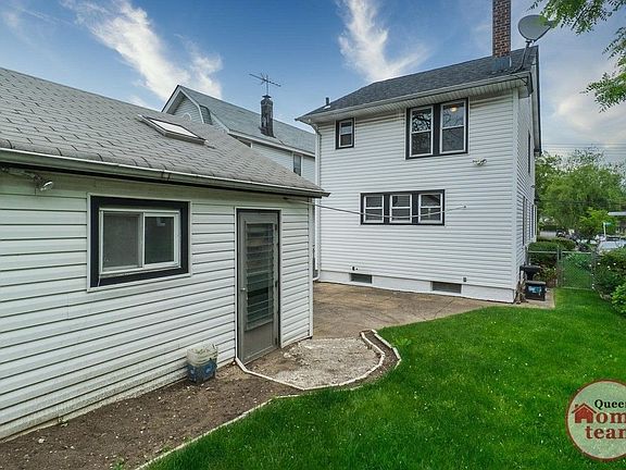 3rd image of 84-22 170th St