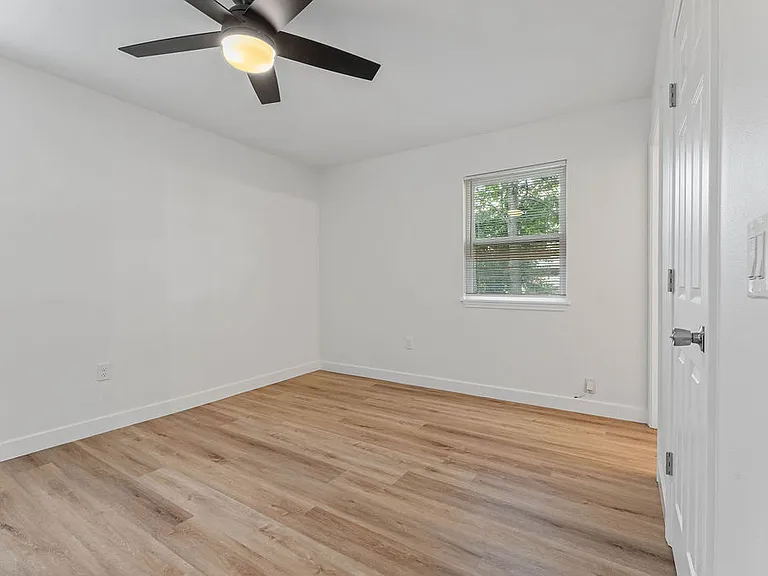 2411 W Megan Dr — Photo 19