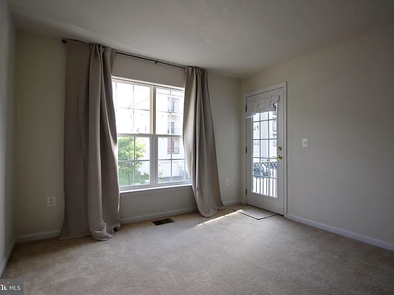 2415 Rainswood Ln — Photo 20
