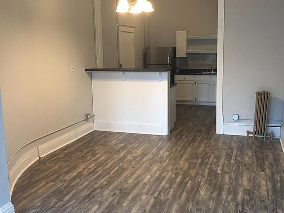 3rd image of 139 1/2 E Lincoln Hwy APT 1
