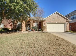 2106 Crestwood Trl, Mansfield, TX 76063