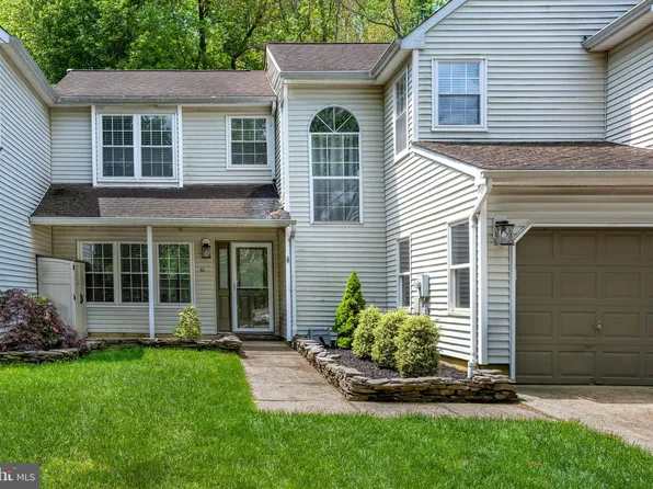 61 Evergreen Dr, East Windsor, NJ 08520