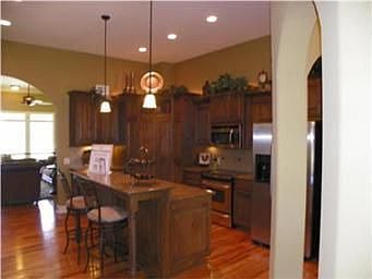 2nd image of 4109 NE Chapel Manor Dr