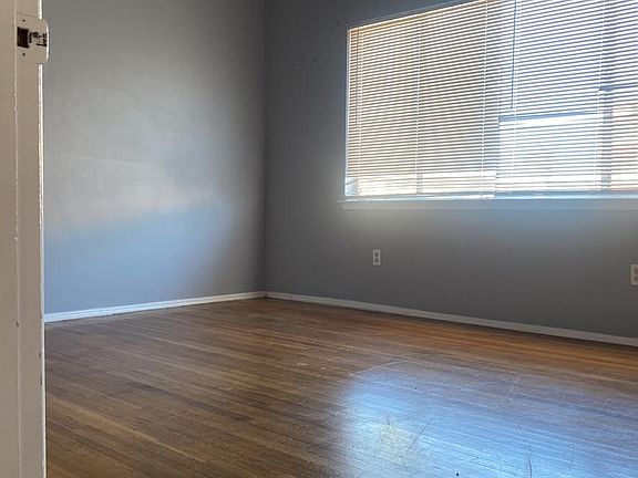 4th image of 847 Turquoise St #3