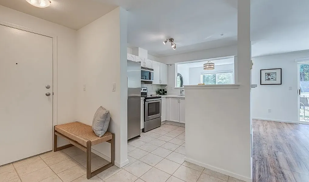 1 bed, 731 sqft, $2,200 — Photo 3