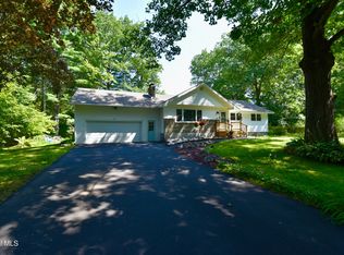 46 Pine Grove Ave, Ballston Spa, NY 12020