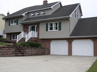 5 Clinton Dr, Hanover Township, PA 18706