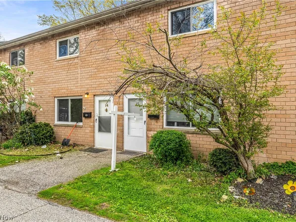 797 Babbitt Rd APT 15, Euclid, OH 44123