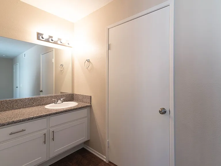 Ironwood Apartments — Photo 65