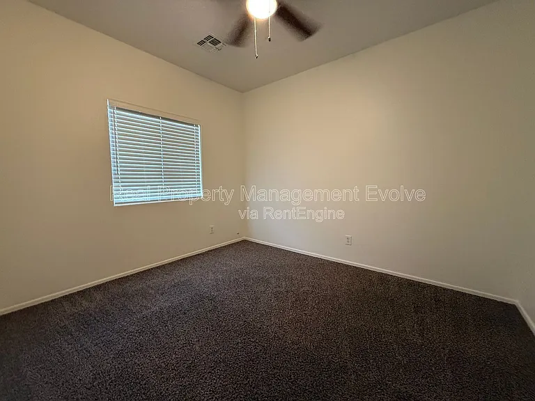 11913 W Jackson St — Photo 22