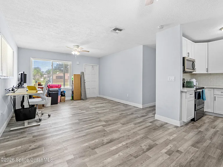 311 W University Blvd — Photo 5