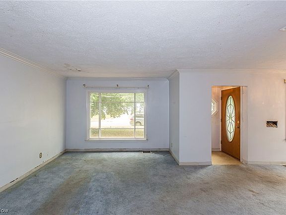 3rd image of 2547 Fairland St