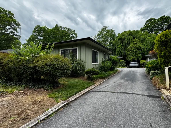 104 Orchard St APT A, Black Mountain, NC 28711
