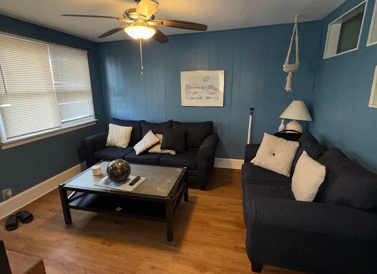 3 bed, 1000 sqft, $2,500 — Photo 1