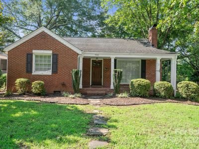 935 4th Ave NW, Hickory, NC, 28601