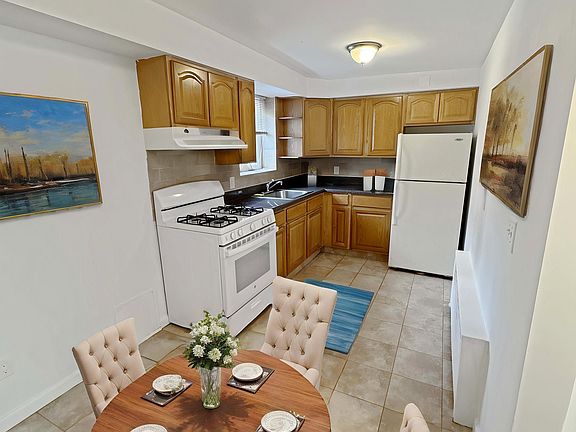 3rd image of 1464 Kennellworth Pl #1