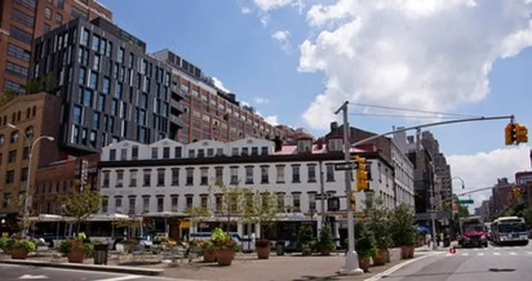 Rented by FirstService Realty (legacy) | media 8