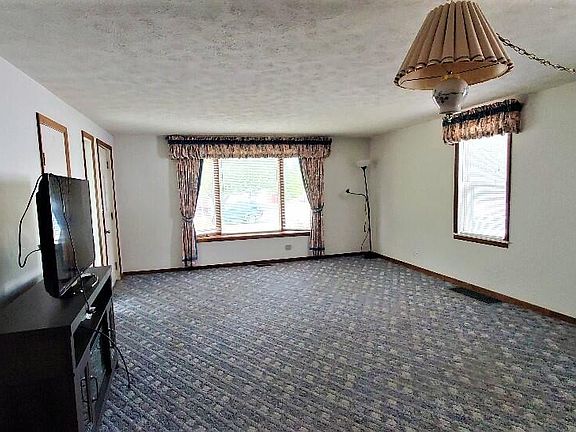 5th image of 221 W Hamilton St