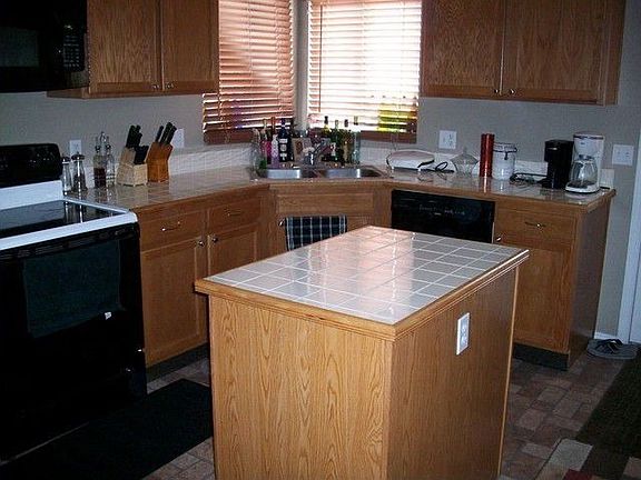 3rd image of 8263 Ravenel Dr
