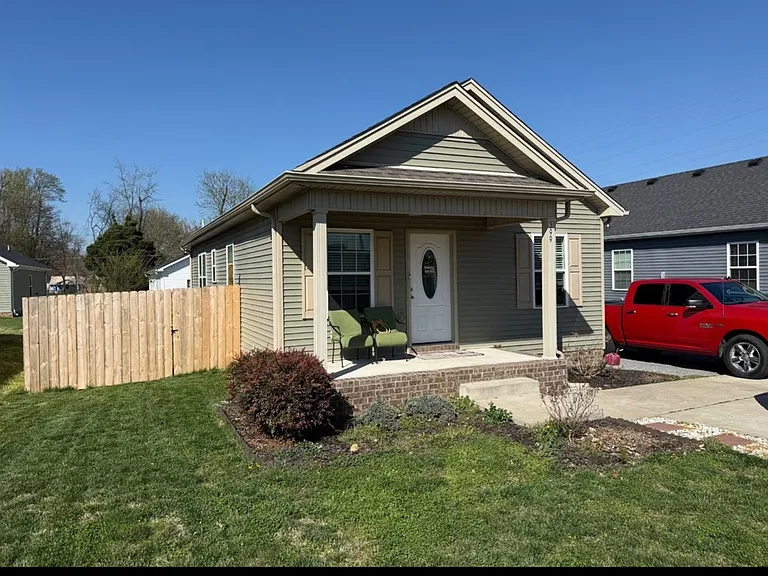 399 Church St — Photo 2