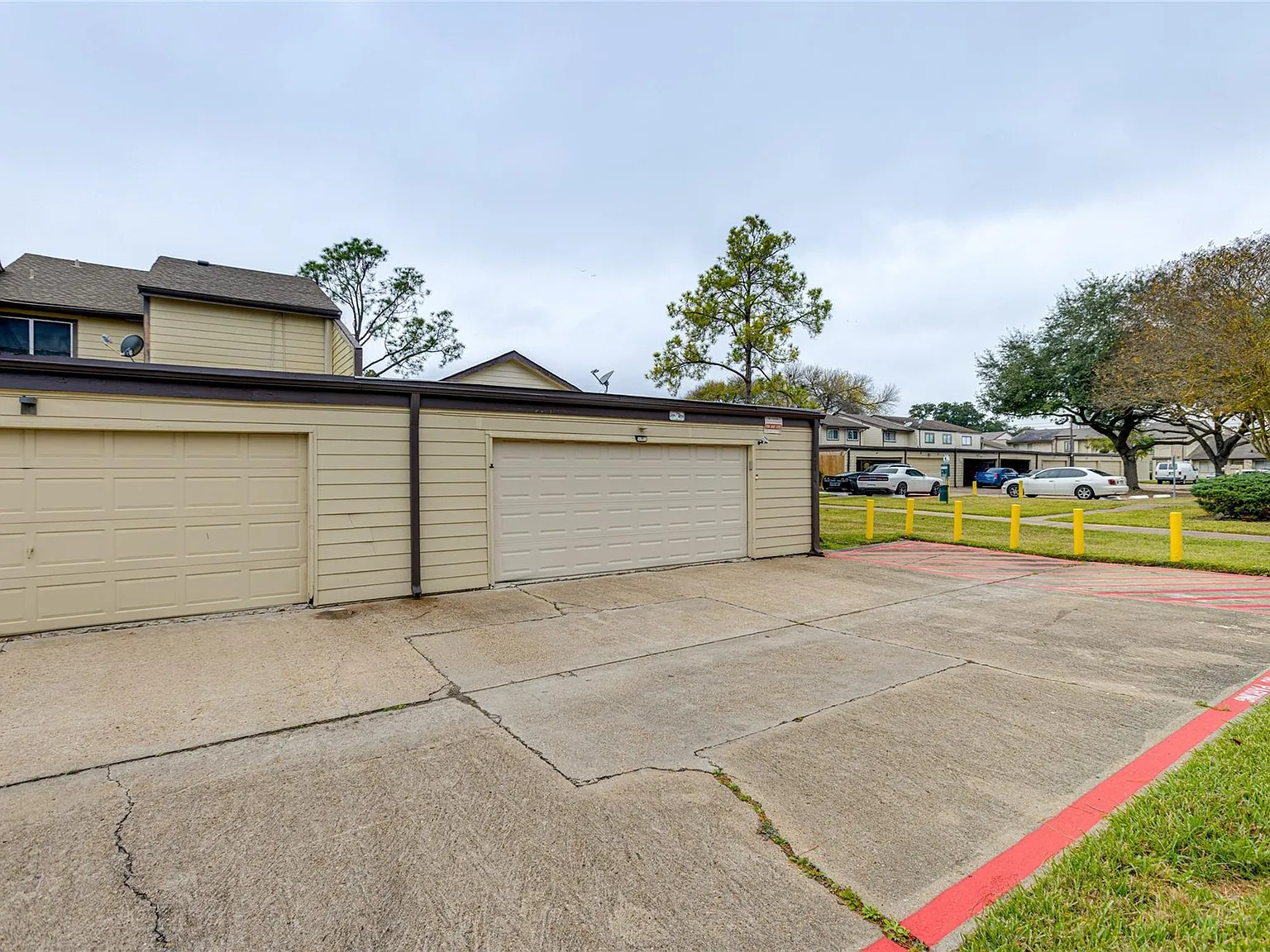 3 bed, 2.0 bath, 1550 sqft, $2,000 — Photo 3