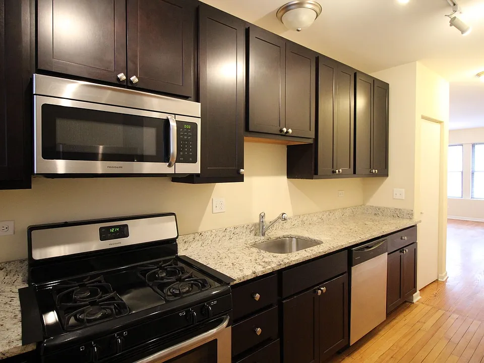 3007 W Lawrence Ave #3W