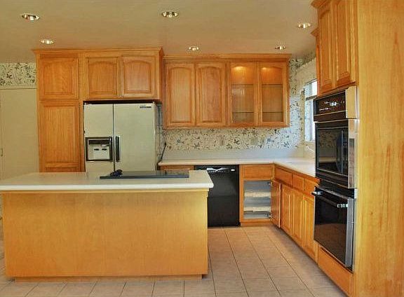 4th image of 20087 Somerset Dr
