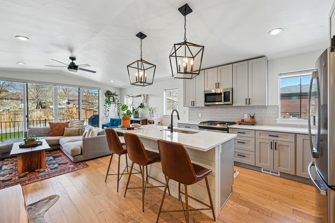 next background image