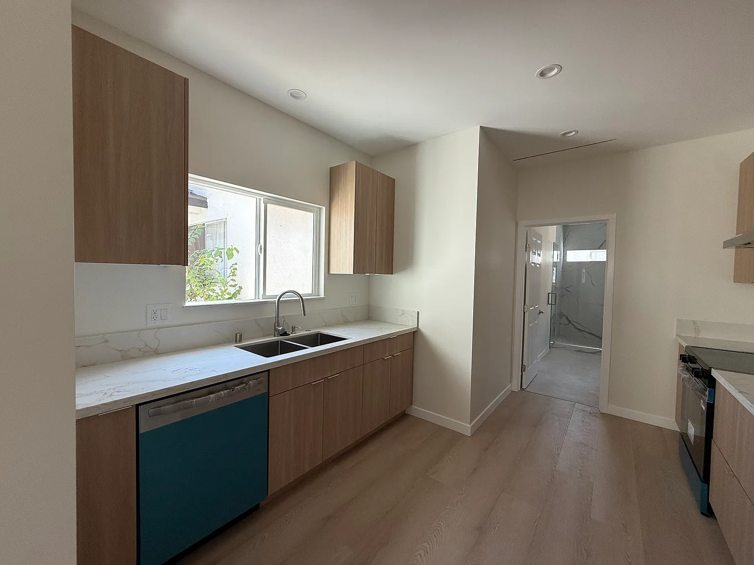1 bed, 725 sqft, $2,550 — Photo 3