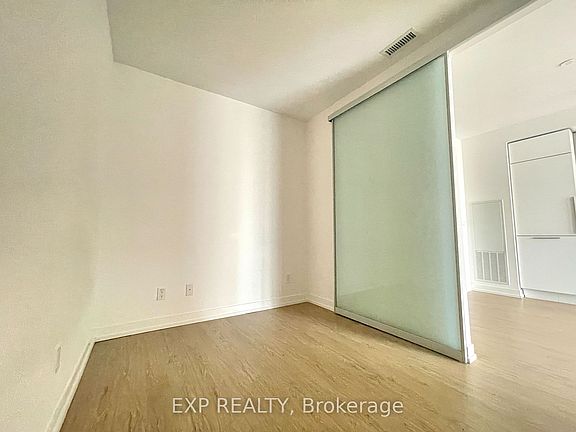 4th image of 85 Wood St #815