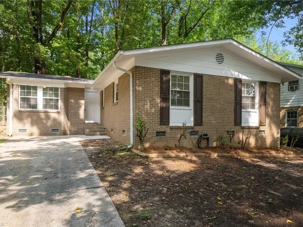 2315 Regency Dr, Greensboro, NC 27407