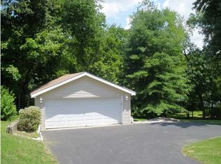 8921 Petersburg Rd, Evansville, IN 47725