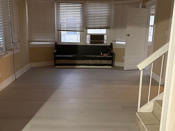 5th image of 3523 Ottawa Ave