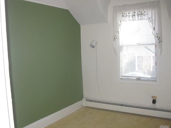 4th image of 107 Saint Marks Pl