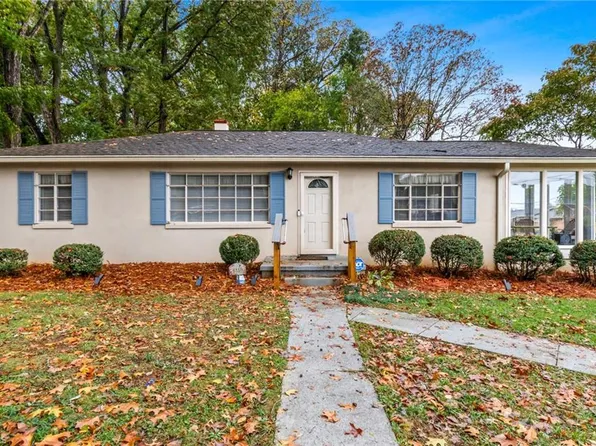 6110 James St, Clemmons, NC 27012