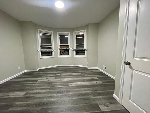 3rd image of 511 Nye Ave #1