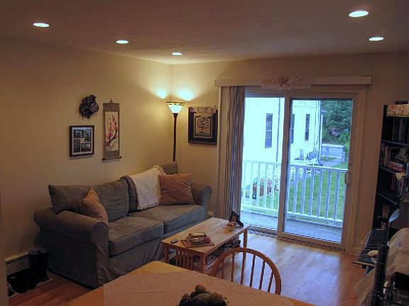 3rd image of 126 Clifton St APT 4