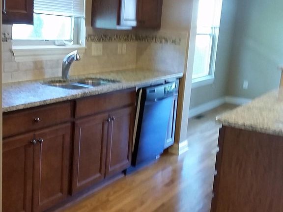 4th image of 1739 Cottonwood Dr