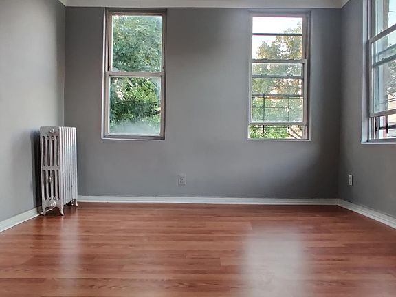 5th image of 254 Underhill Ave #2