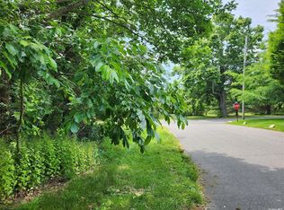 50 Bunny Ln, New Suffolk, NY 11956