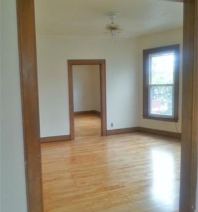 3rd image of 409 Douglas St #1