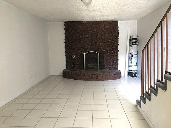 4th image of 328 E Bonney St