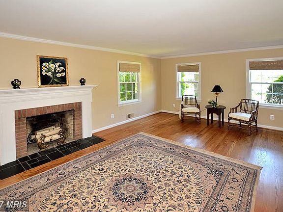 4th image of 9125 Horner Ct