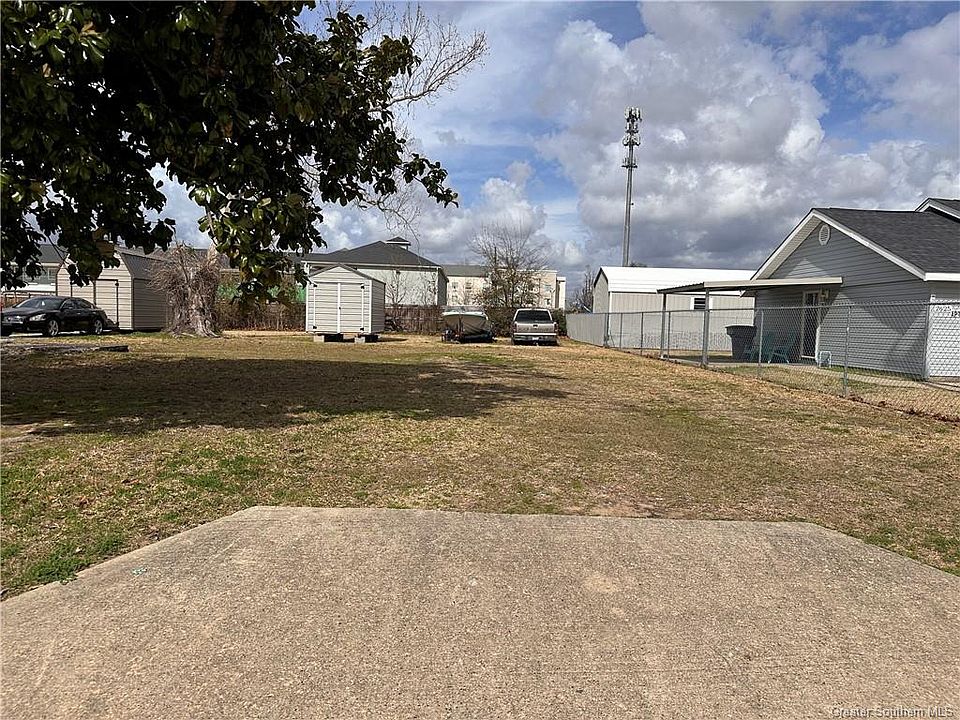 2nd image of 2617 Moeling St