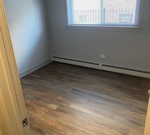 3rd image of 1021 S 14th Ave APT 2