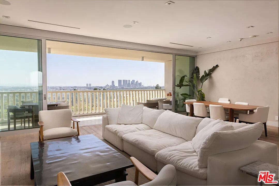 1 bed, 1.5 bath, 1301 sqft, $10,000 — Photo 2